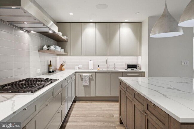 Building Photo - 130 18TH St