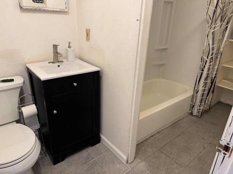 Building Photo - 104 Massachusetts Ave