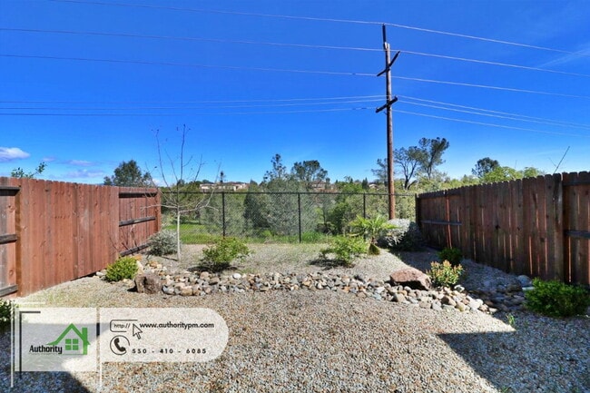 Building Photo - 810 Mission De Oro Dr