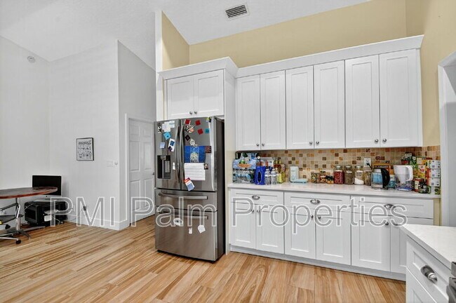 Building Photo - 2700 Yarmouth Dr