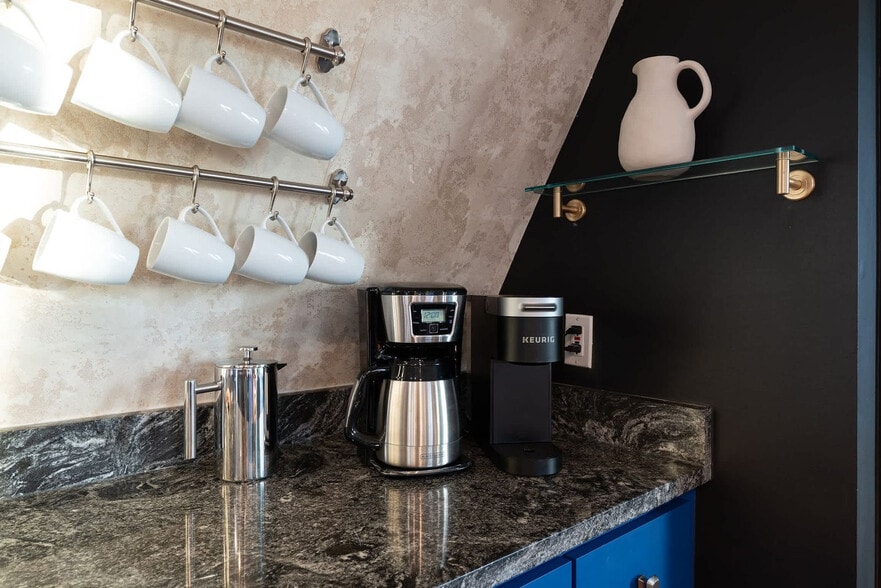 Building Photo - 585 Granny Lewis Ln