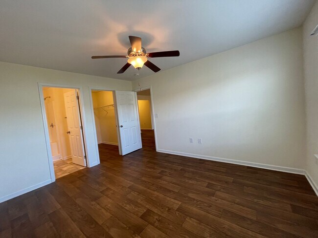 Building Photo - Don't miss this cute 3BR/2BA home in St. John's Ridge w/ attached garage!