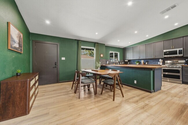 Building Photo - 4807 Carsonhill Dr