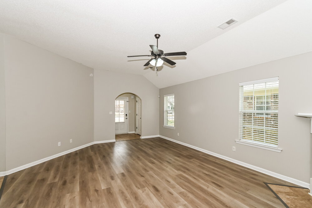 Building Photo - 9876 Southern Oak Way