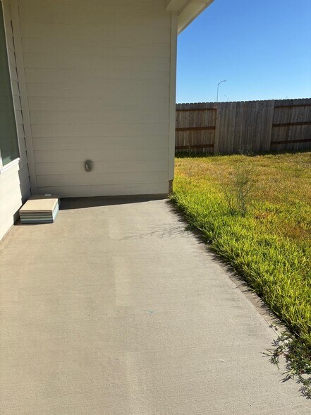 Building Photo - 6714 Violet Clover Ave