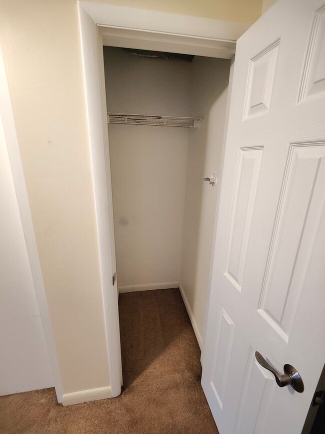 Building Photo - *Spacious 1BD/1BA 2nd Floor Apartment for rent in Dormont*