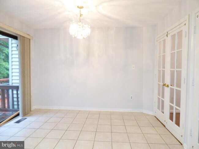 Building Photo - 6634 Westbury Oaks Ct