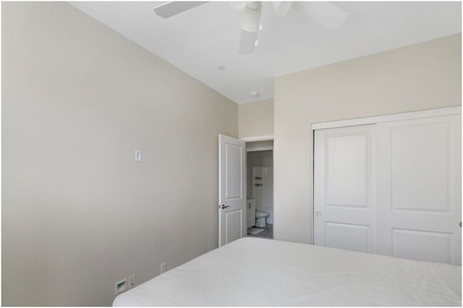 Building Photo - Townhome in Trabuco Canyon!