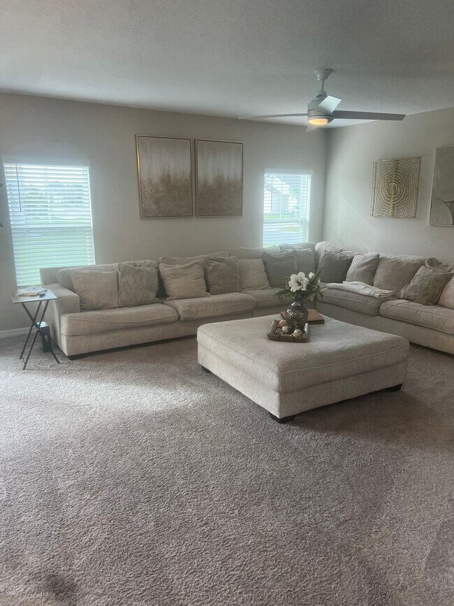 Building Photo - Spacious 5BR House in Winter Haven