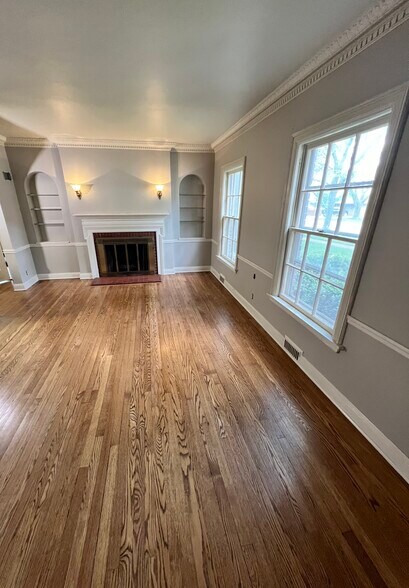 Living room - 6407 W Lloyd St