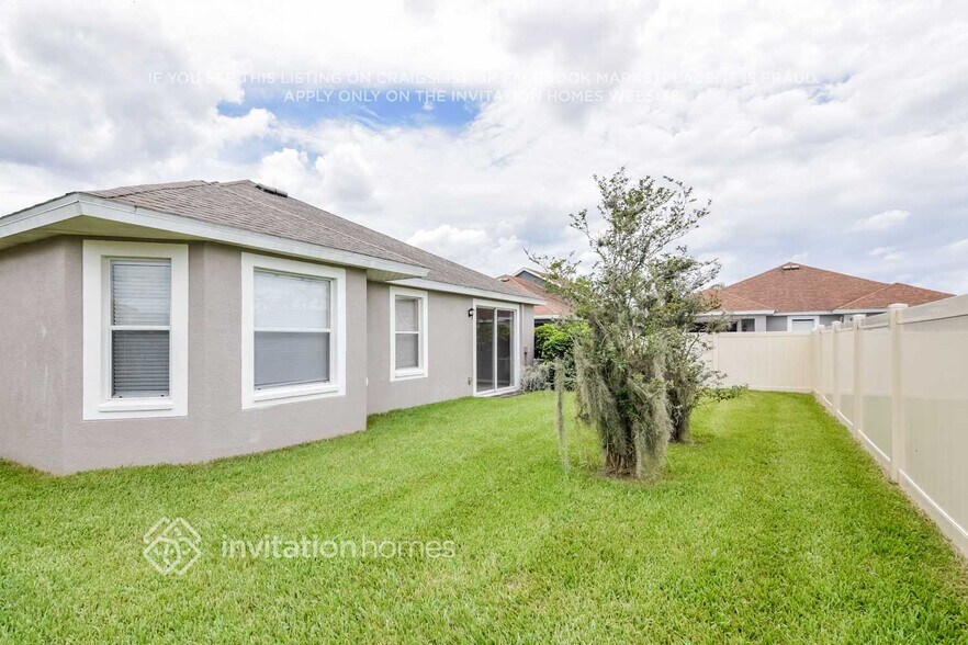 Building Photo - 5643 Aral Dr