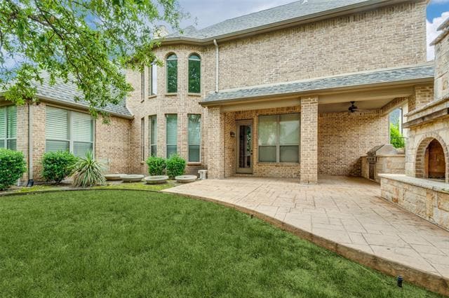 Building Photo - 707 Chateaus Dr