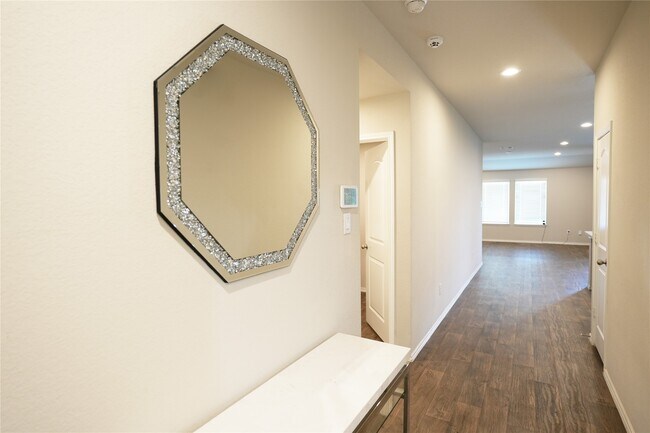 Building Photo - 5630 Havenwood Creek Ct