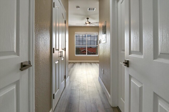 Building Photo - 5000 Culbreath Key Way