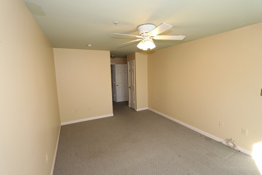 Master Bedroom - 174 Kendrick Pl