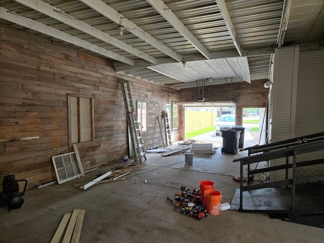 Building Photo - 1523 Avenue C