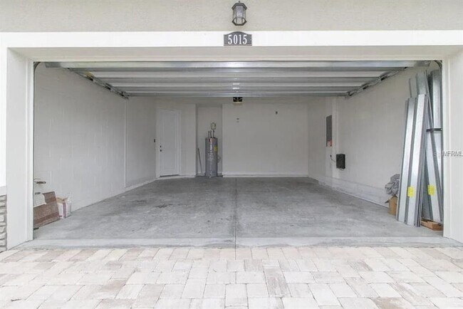 Building Photo - 5015 Course Dr