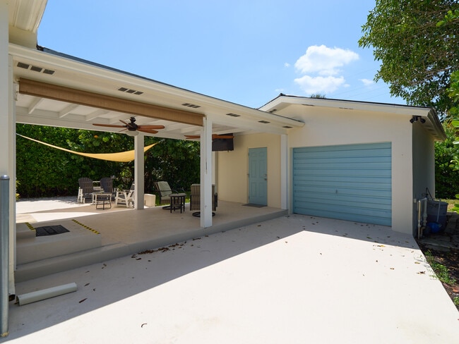 Building Photo - 222 Bayberry Dr