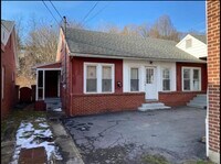 Building Photo - 123 Main St