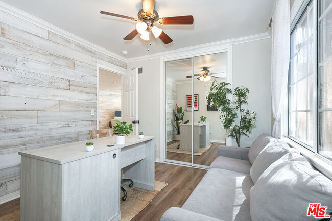 Building Photo - 6308 Glide Ave