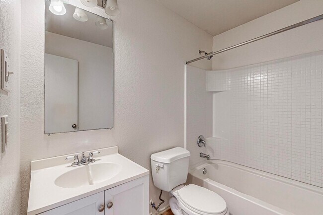 Building Photo - Adorable 3 bedroom 2 bath in Burleson Texas!