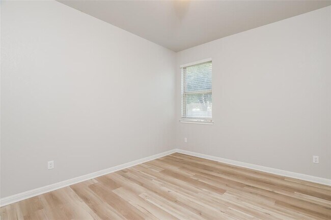Building Photo - 2724 Juniper Woods Rd