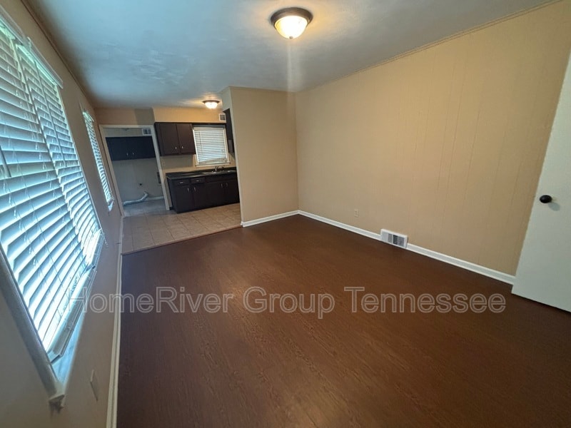 Building Photo - 307 Byron Dr