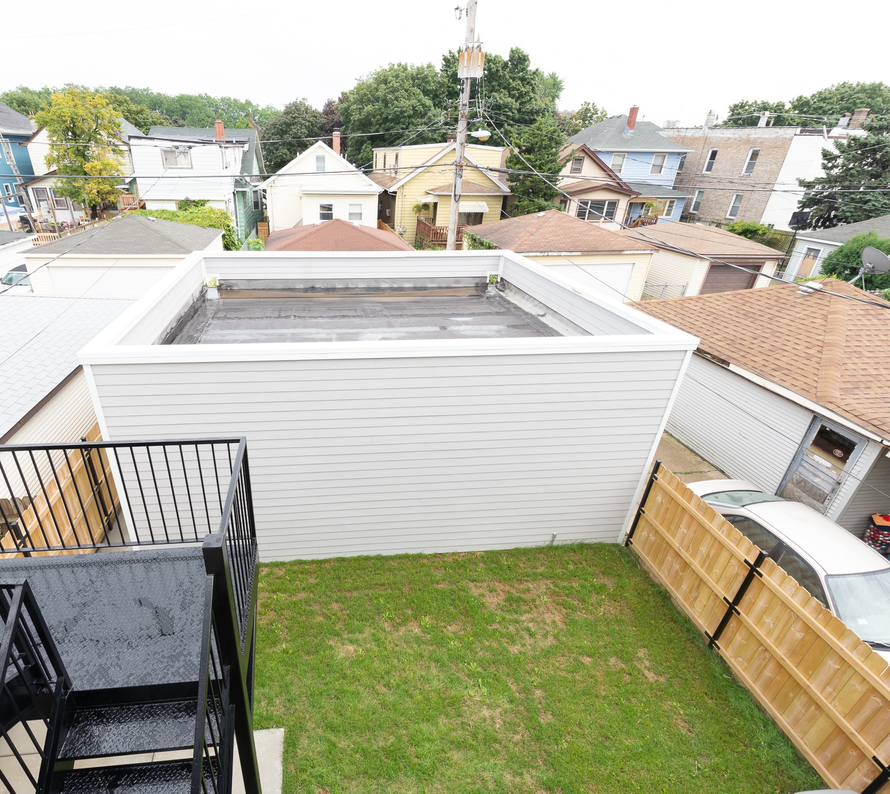 Building Photo - 4429 N Kimball Ave