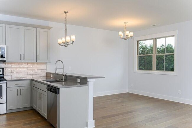 Building Photo - New Construction Rental-Asheville!