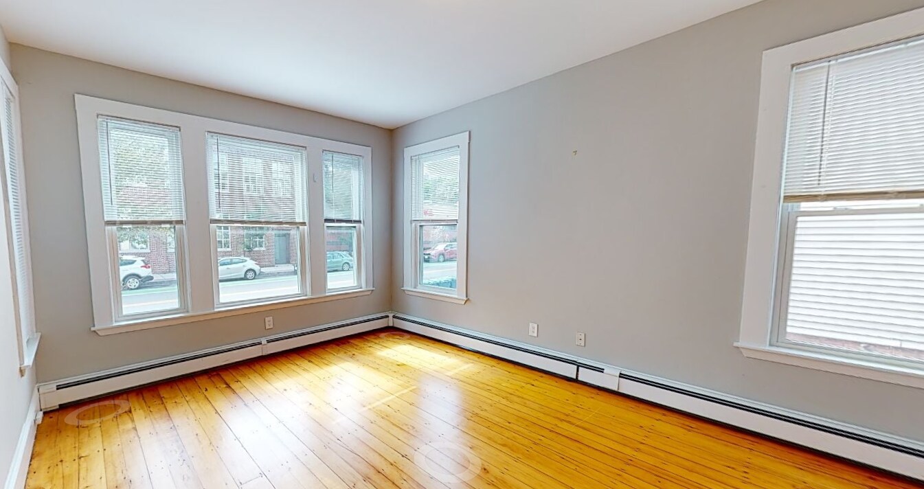 Building Photo - 9 Beacon St