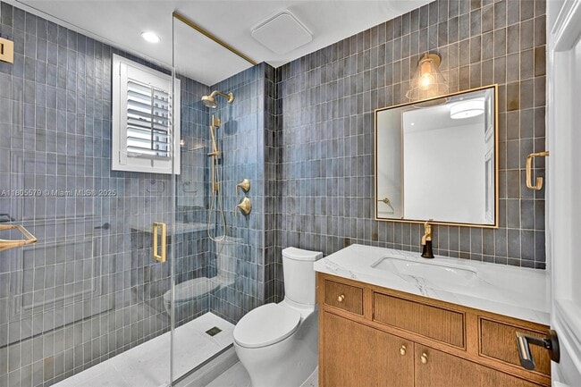 Building Photo - 13637 Deering Bay Dr