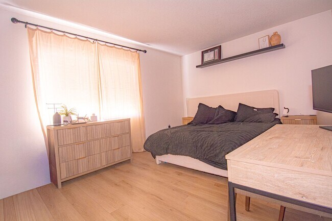 Building Photo - 8408 Spring Desert Pl