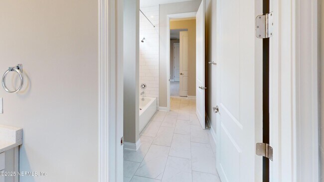 Building Photo - 511 Marquesa Cir
