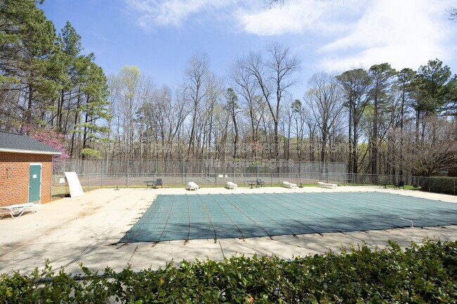 Building Photo - 521 Renshaw Ct