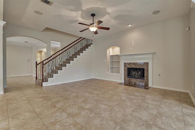 Building Photo - 6 Jester Oaks Pl