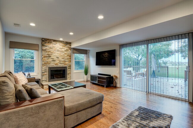 Building Photo - 3825 Brett Ln