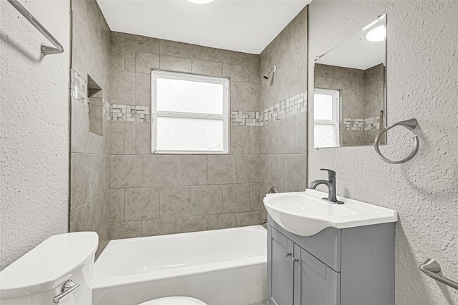 Building Photo - 6218 Woodrow St