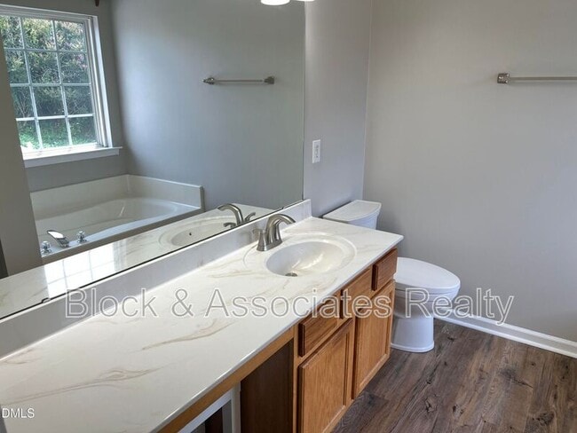 Building Photo - 5013 Marathon Ln