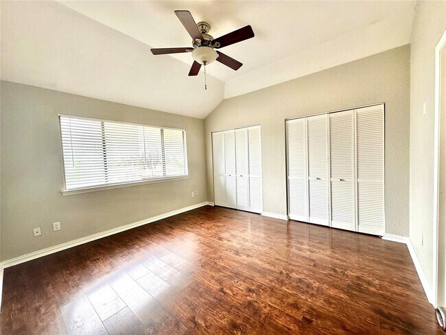Building Photo - 2213 Margalene Way