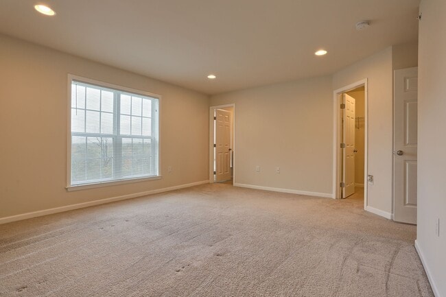 Building Photo - TOWNHOME AVAILABLE IN THE CHARTER HOMES - DEER RUN COMMONS