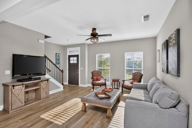 Building Photo - 1525 White Tip Ln