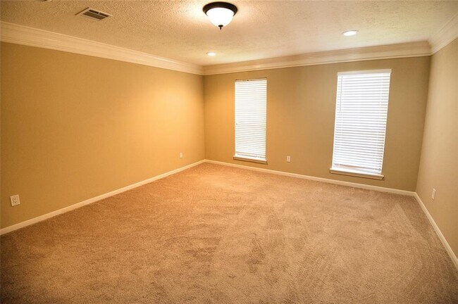 Building Photo - 15834 S Barkers Landing Rd