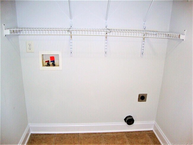 Building Photo - 1607 Silver Ridge Ct