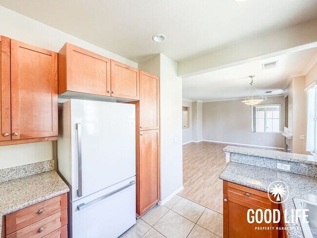 Building Photo - 10880 Serafina Ln
