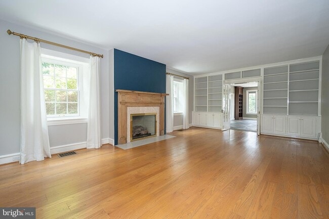 Building Photo - 101 E Brookhaven Rd