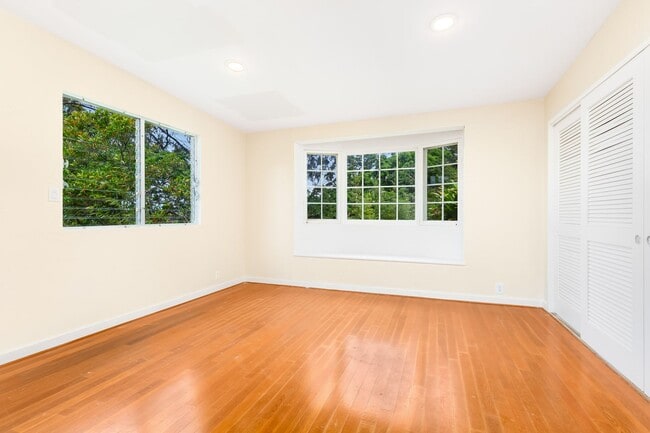 Building Photo - Rare Find: Tantalus Rustic Charm: BRAND NEW KITCHEN CABINETS AND COUNTE