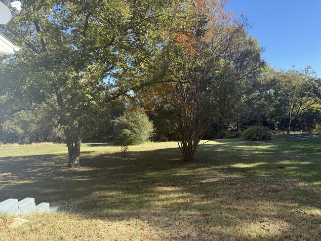 Building Photo - 109 Hillcrest Dr