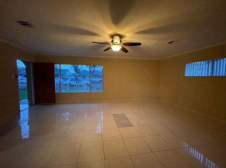 Building Photo - 11849 Allard St