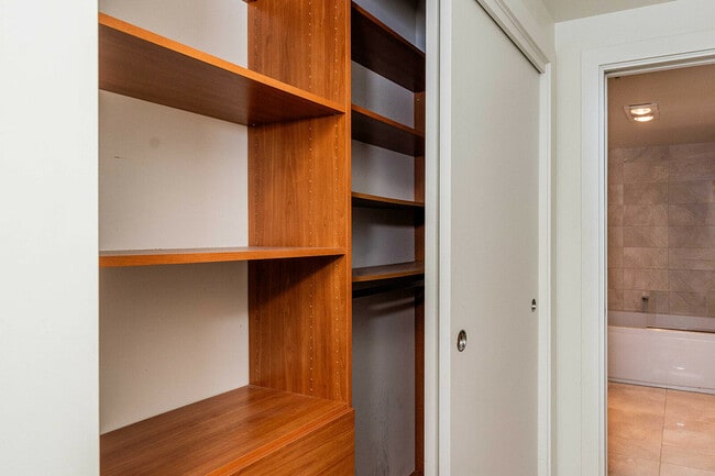 Building Photo - 829 Folsom St