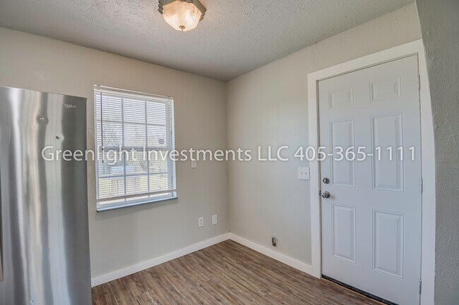 Building Photo - 1833 Rhythm Rd